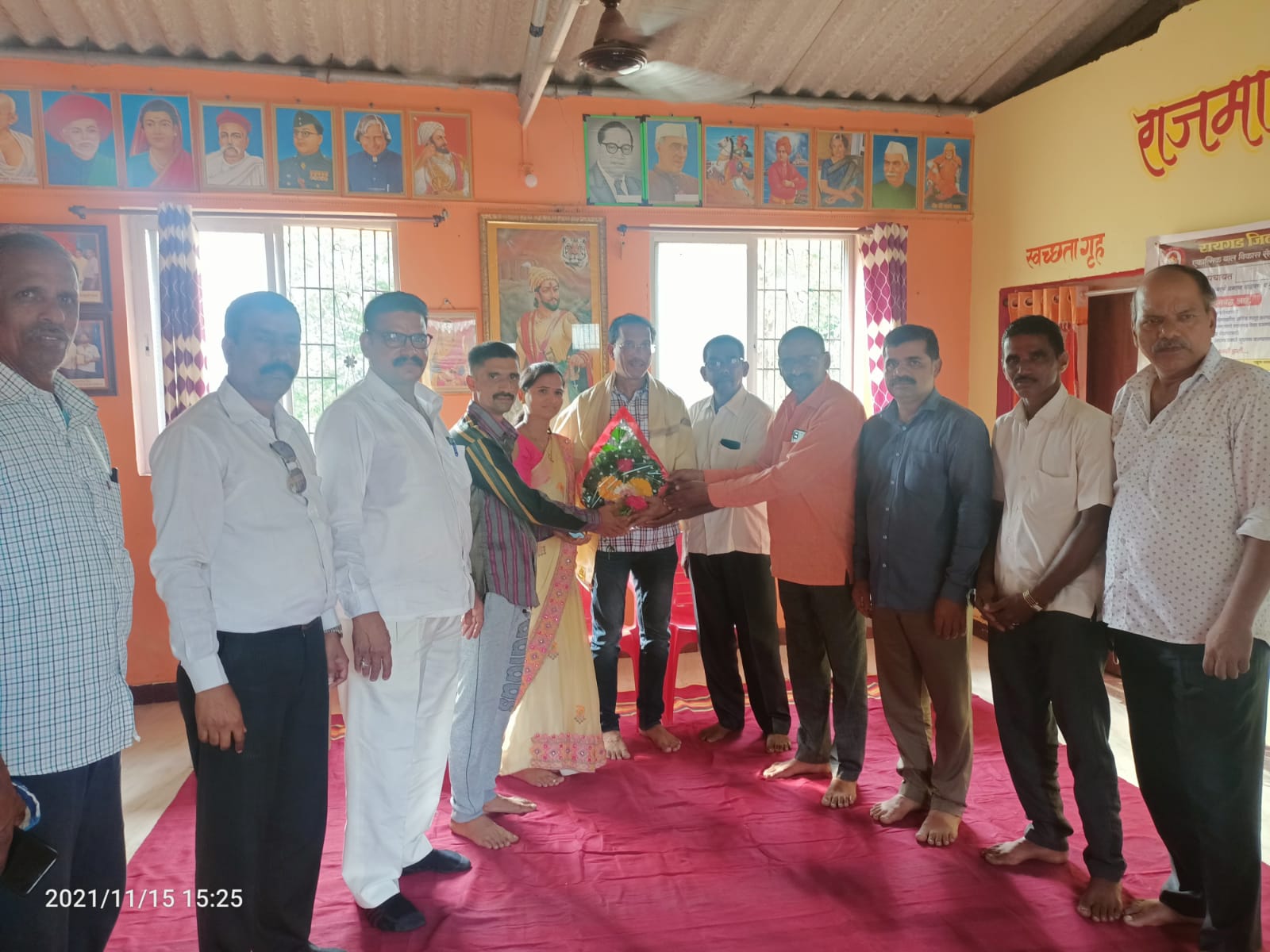 नाम फाऊंडेशन चे अधिकारी श्री. जानवलकर