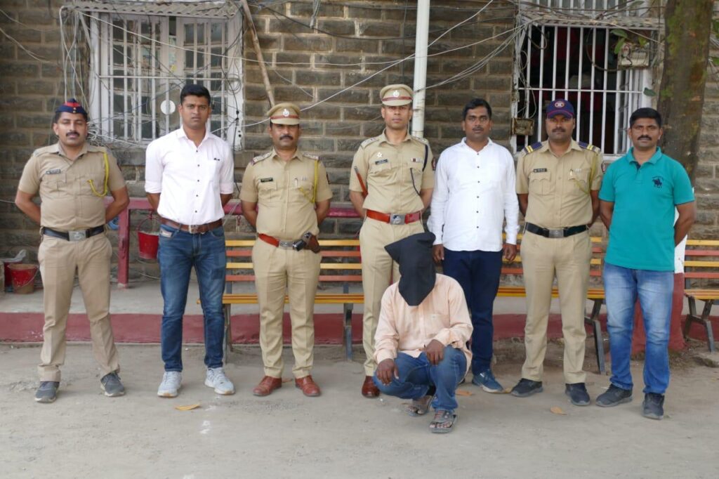 बंगल्याच्या मागे खुन करुन पुरुन ठेवणाऱ्या आरोपीला सातारा तालुका पोलीसानी ठोकल्या बेड्या…