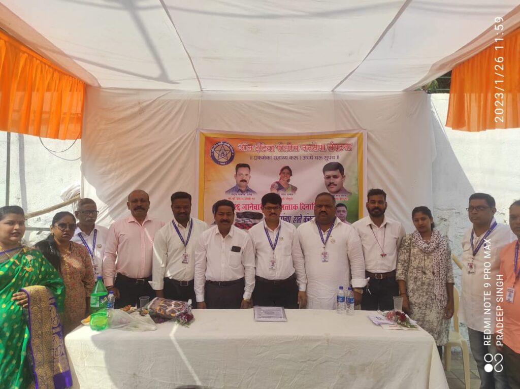 प्रजासत्ताक दिनाचे औचित्य साधून अंधेरी येथे गरजू लोकांना ऑल इंडिया पोलीस जनसेवा संघटना भारत च्या वतीने ब्लॅंकेटचे वाटप…