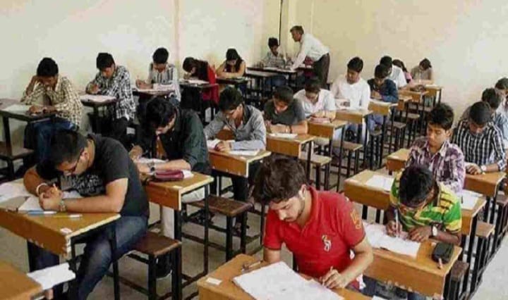 १२ वी परीक्षा केंद्र परिसरात संशयीत फिरणाऱ्या १० युवकांवर पोलिसांची कारवाई…