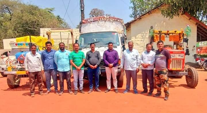 पंढरपूर येथे यारी व्दारे अवैध वाळू उपसा करणा-या ०२ वाळू पॉईंटवर कारवाई करून ०२ ट्रॅक्टरहेड यारी मशिन, ०१ टेम्पोट्रक वाहन व वाळू साठ्यासह एकूण १६ लाख १२ हजार रू. किंमतीचा मुद्देमाल जप्त…